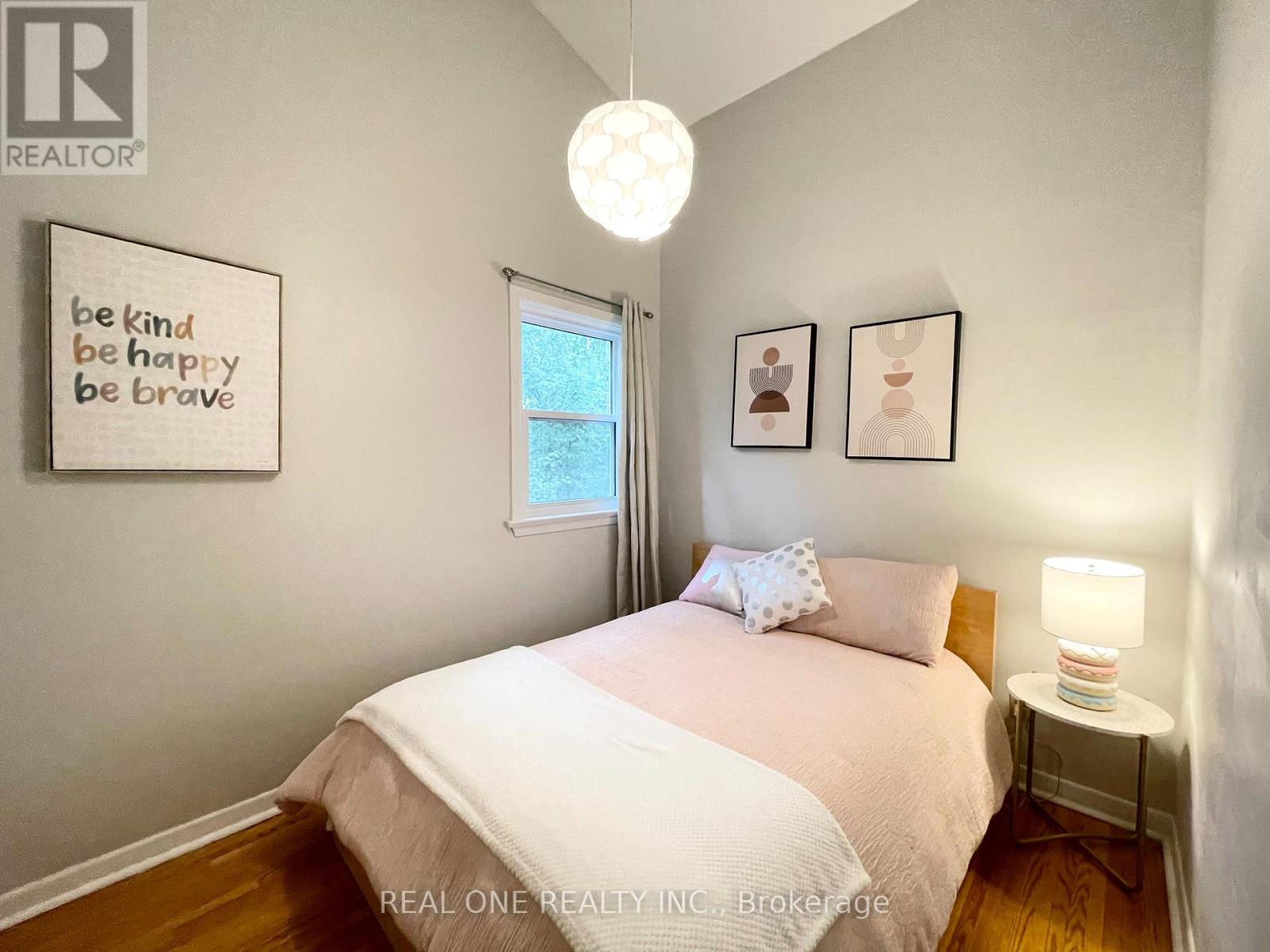 290 WESTCOURT PLACE - 21