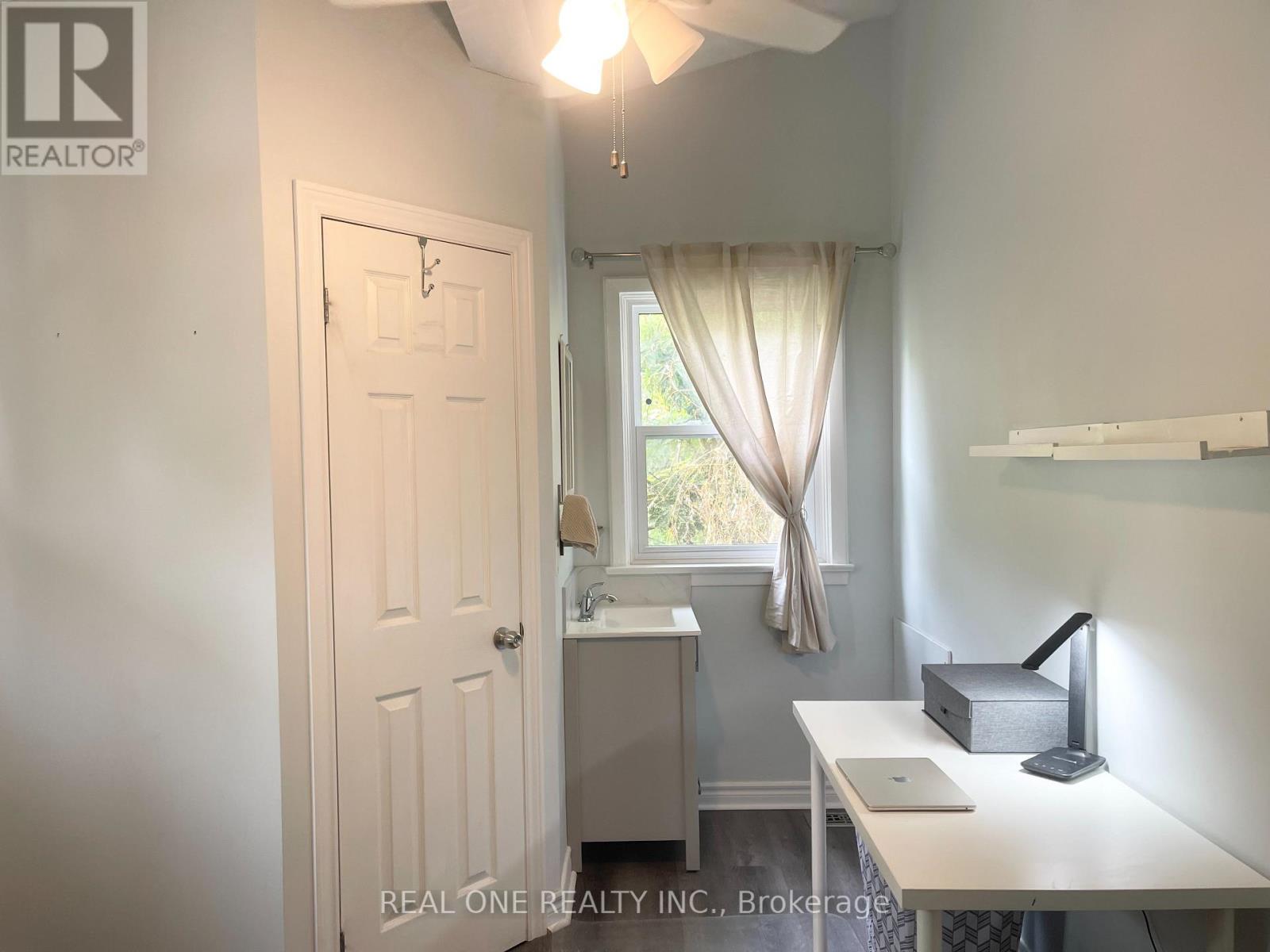 290 WESTCOURT PLACE - 25