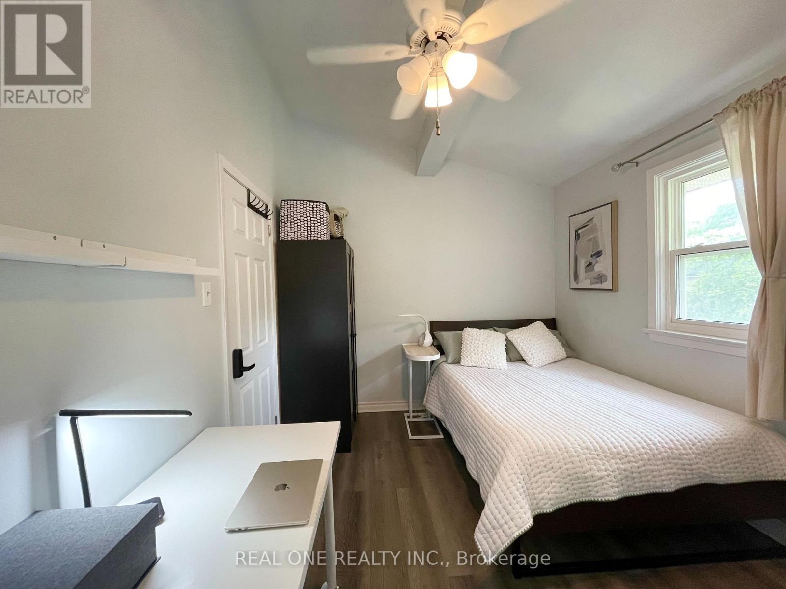 290 WESTCOURT PLACE - 22
