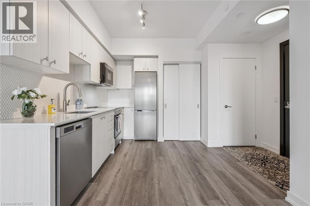 #1007 15 WELLINGTON Street S - 13