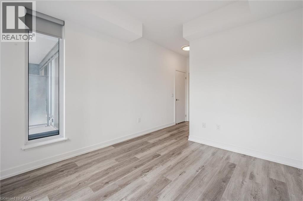 #1007 15 WELLINGTON Street S - 19