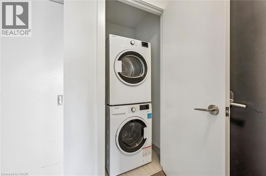 #1007 15 WELLINGTON Street S - 22