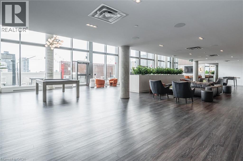 #1007 15 WELLINGTON Street S - 36