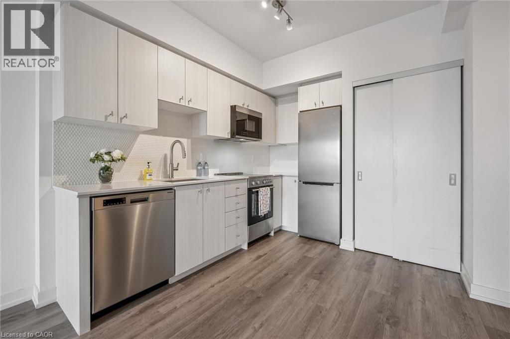 #1007 15 WELLINGTON Street S - 7