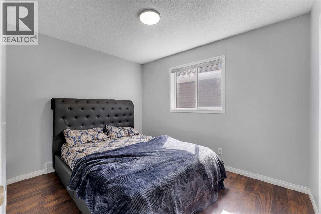 153 Saddlemead Road NE - 19
