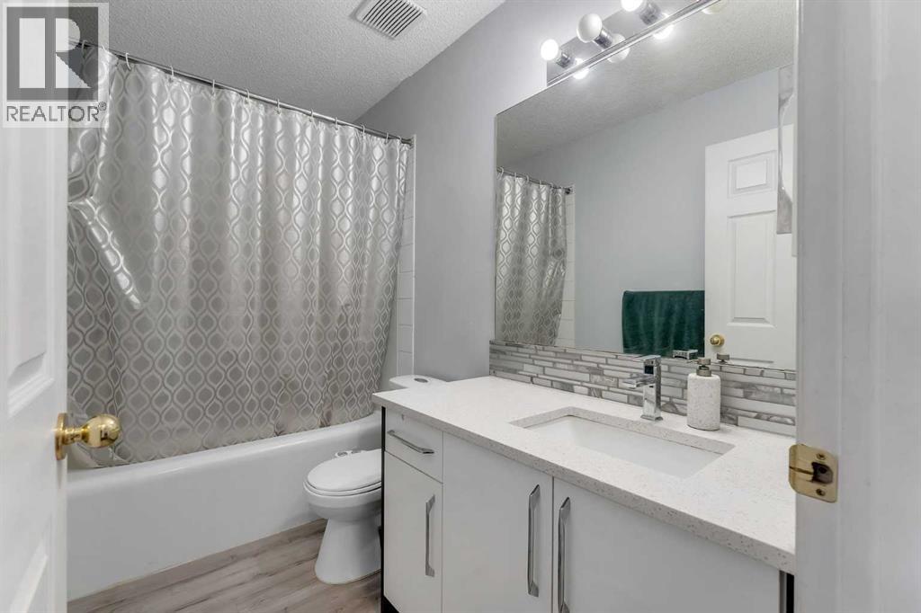 153 Saddlemead Road NE - 21