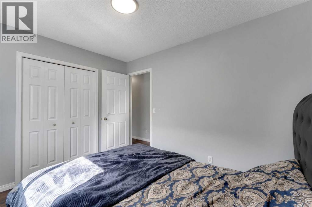 153 Saddlemead Road NE - 20