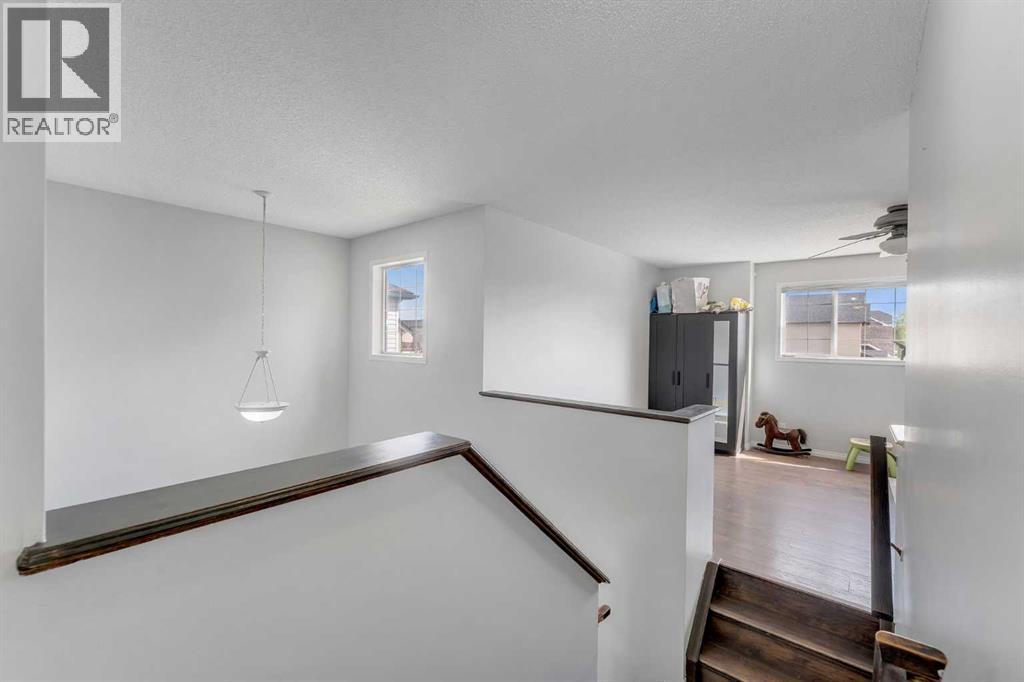 153 Saddlemead Road NE - 17