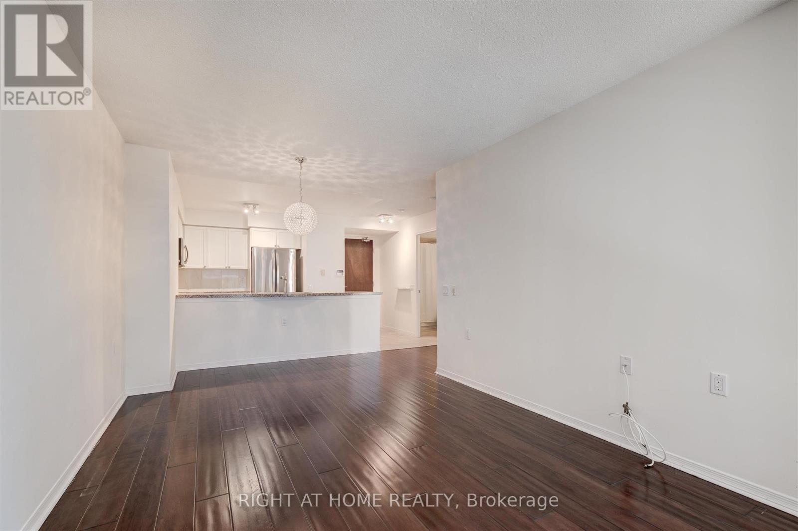 #507 388 BLOOR STREET E - 1