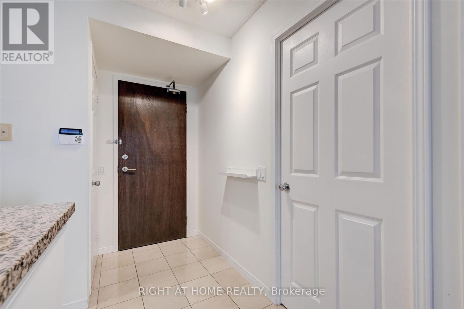 #507 388 BLOOR STREET E - 17