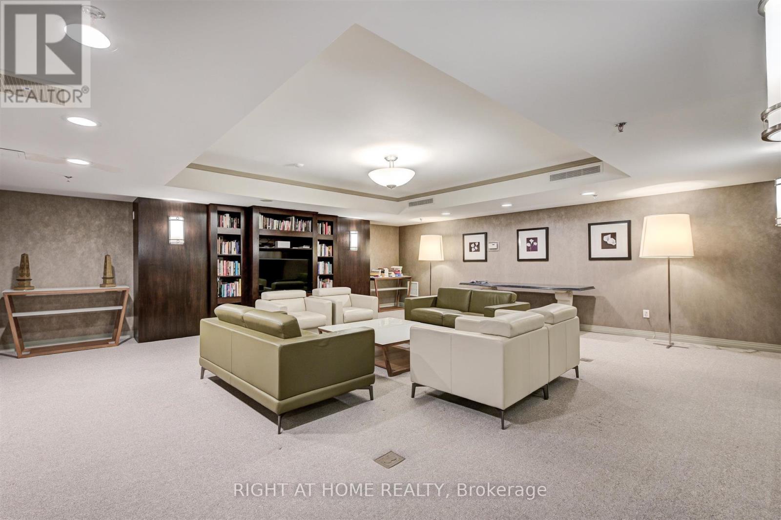 #507 388 BLOOR STREET E - 21
