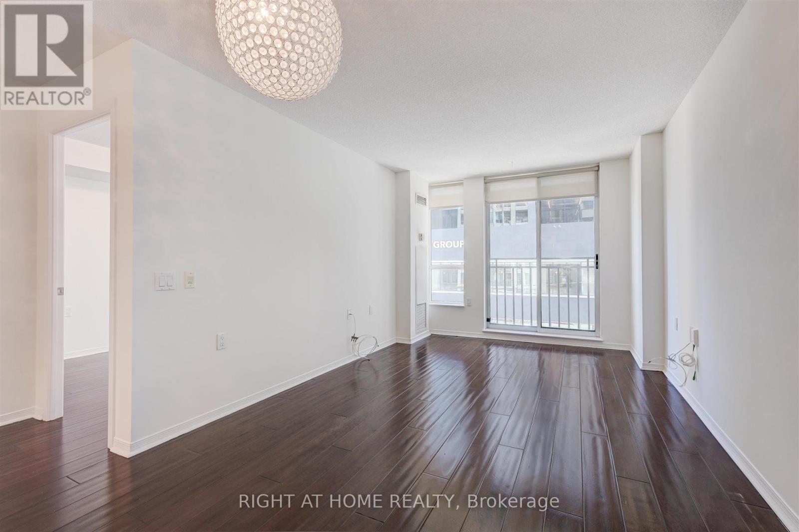 #507 388 BLOOR STREET E - 3