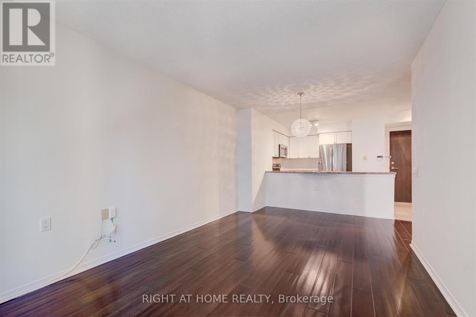 #507 388 BLOOR STREET E - 5