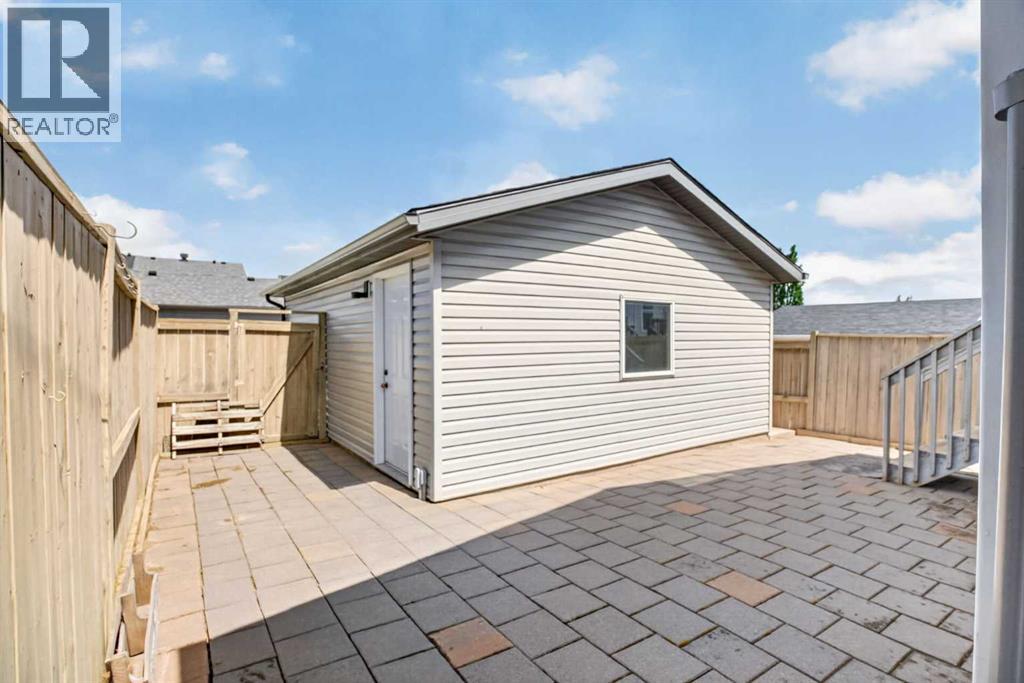 116 Panora Close NW - 20