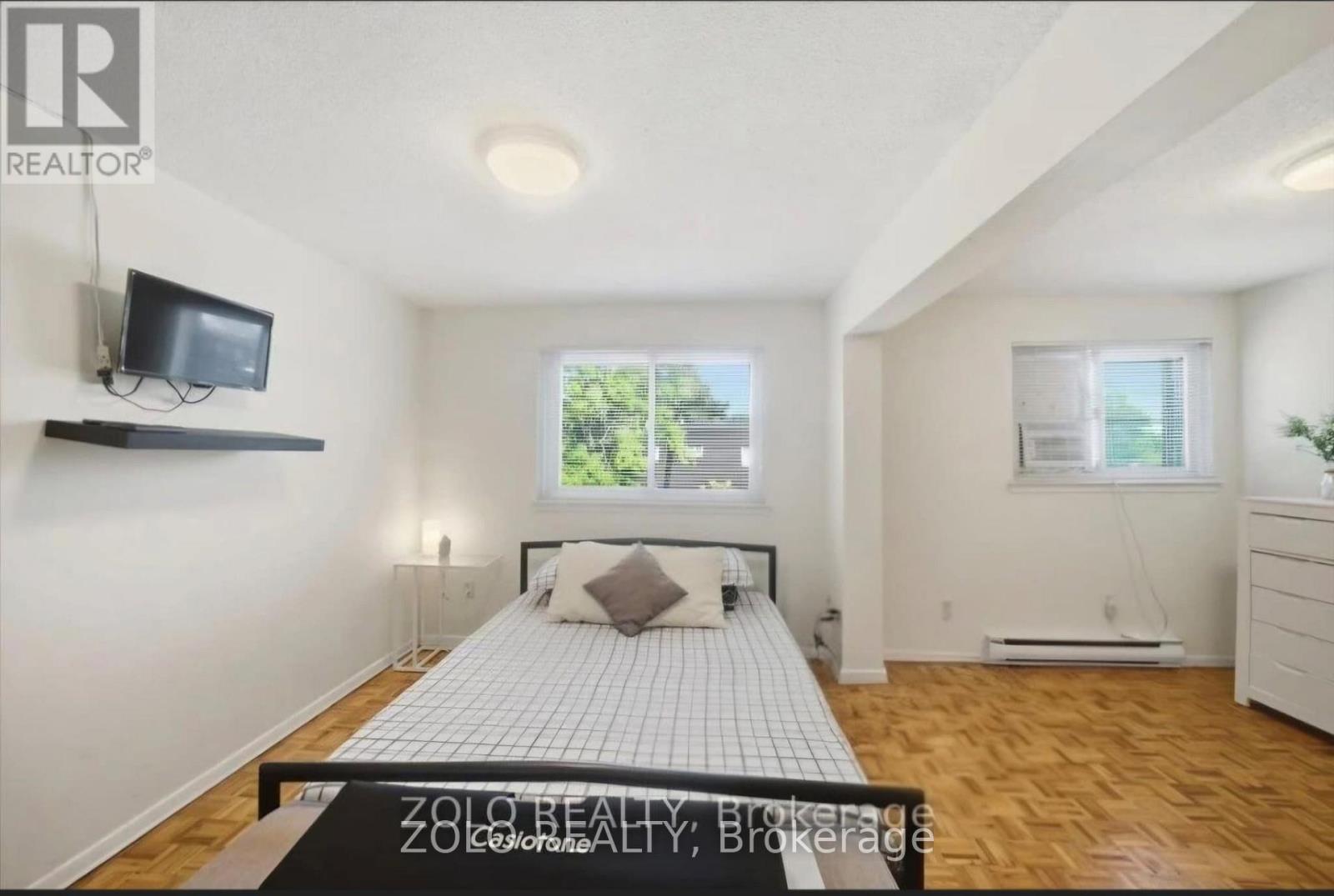 98 DARRAS COURT - 13