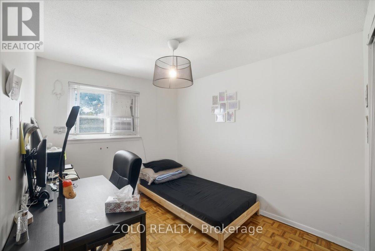 98 DARRAS COURT - 21