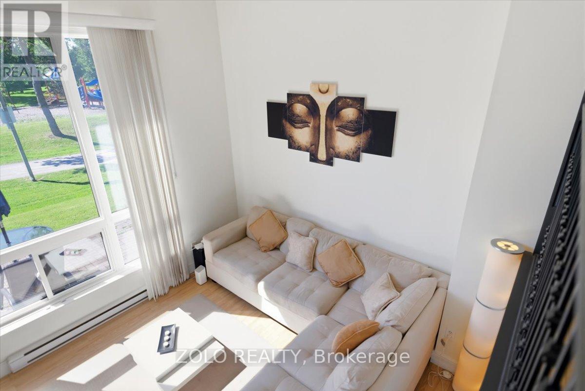 98 DARRAS COURT - 14