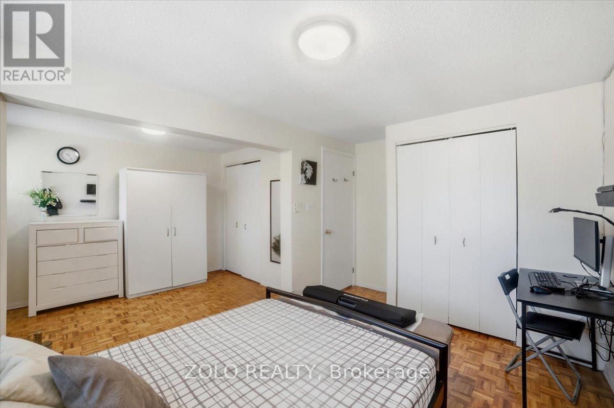 98 DARRAS COURT - 20
