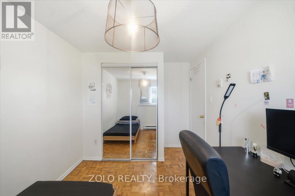 98 DARRAS COURT - 22