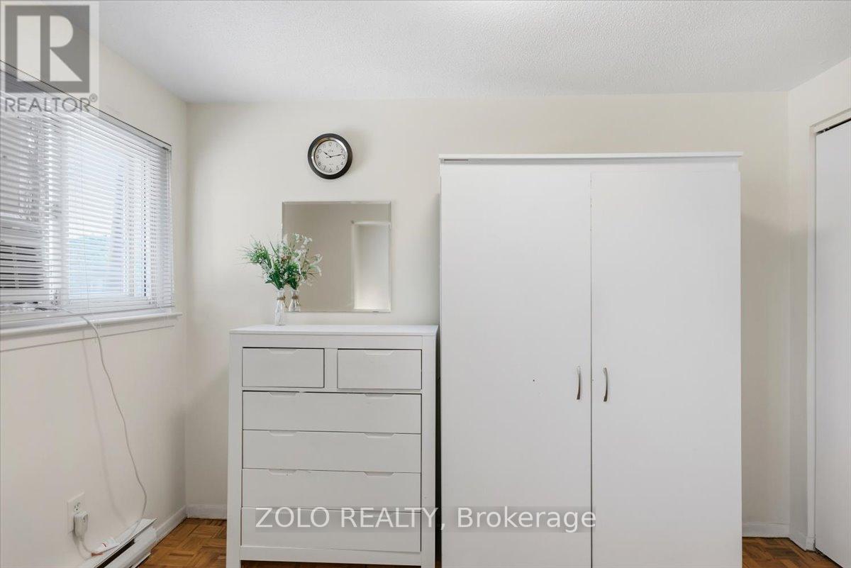 98 DARRAS COURT - 25