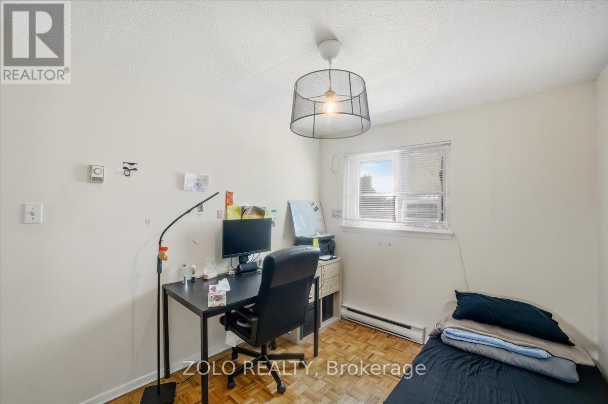 98 DARRAS COURT - 24