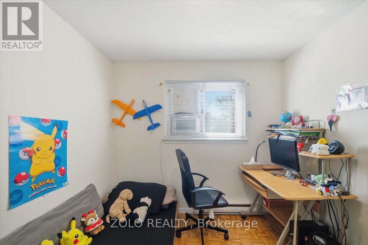 98 DARRAS COURT - 26