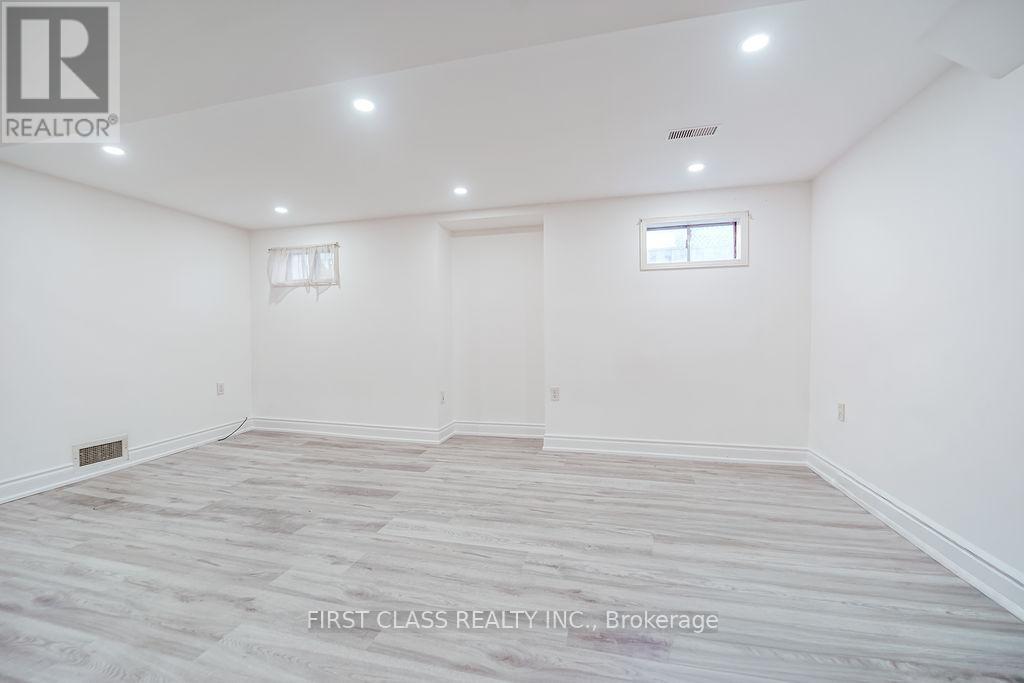 2992 RANGE LINE ROAD - 35