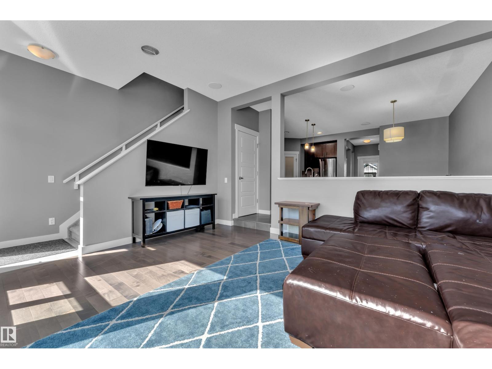 2315 70 ST SW SW - 17