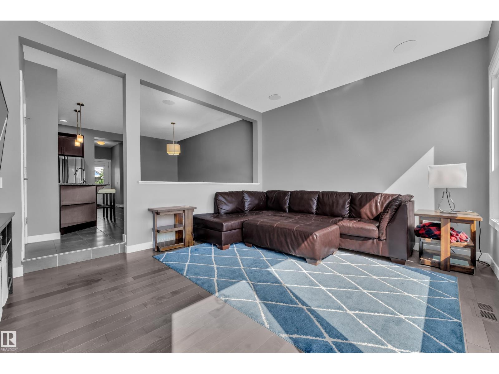 2315 70 ST SW SW - 18