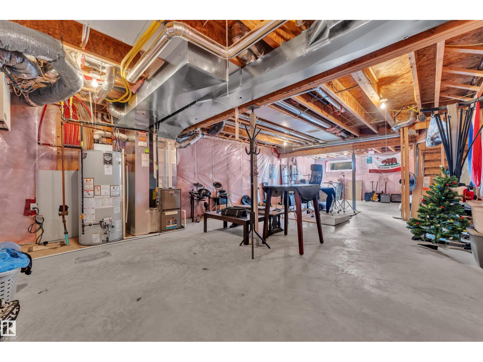 2315 70 ST SW SW - 37