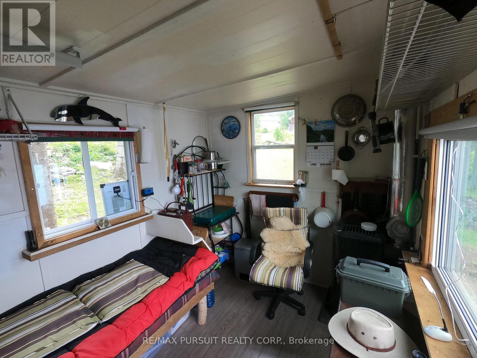 PL25595 PORTAGE BAY - 12