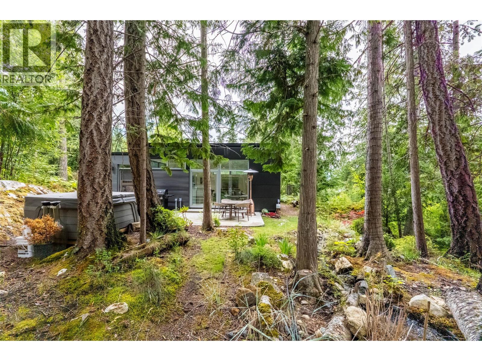 183-191 Kootenay Lake Road - 11