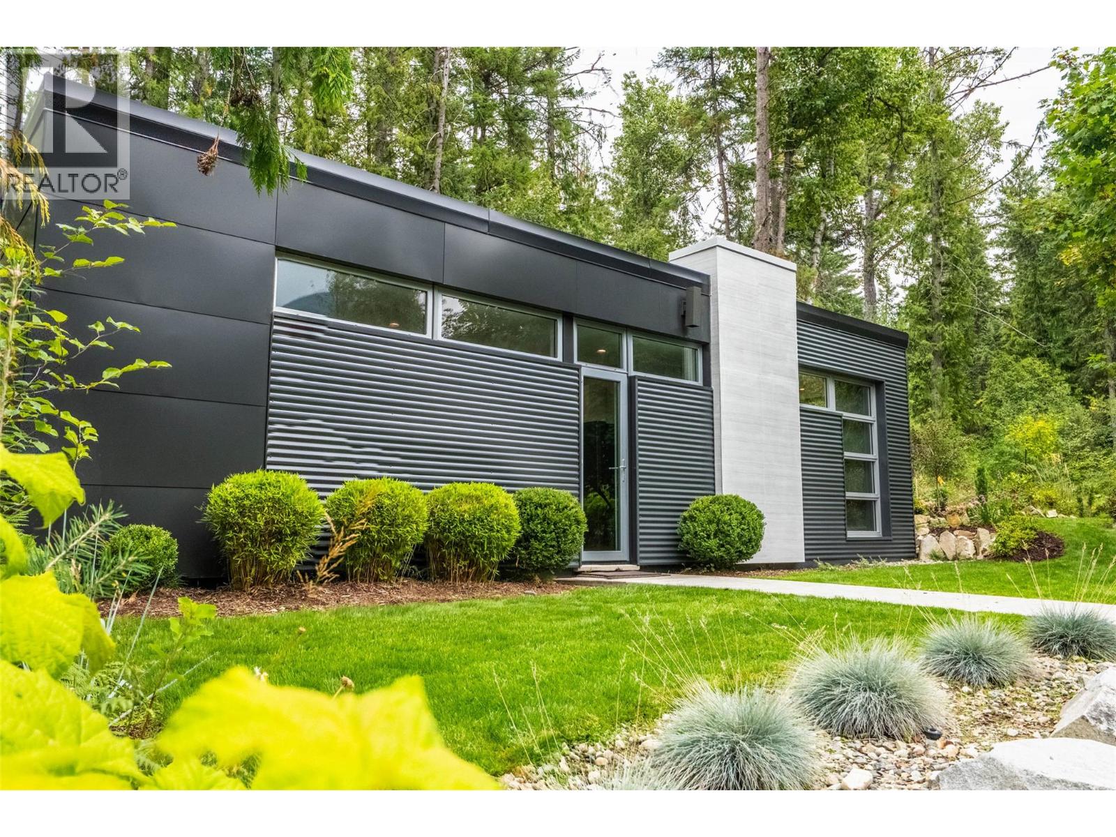 183-191 Kootenay Lake Road - 1