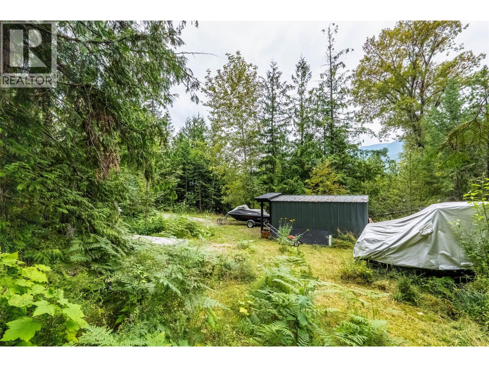 183-191 Kootenay Lake Road - 14
