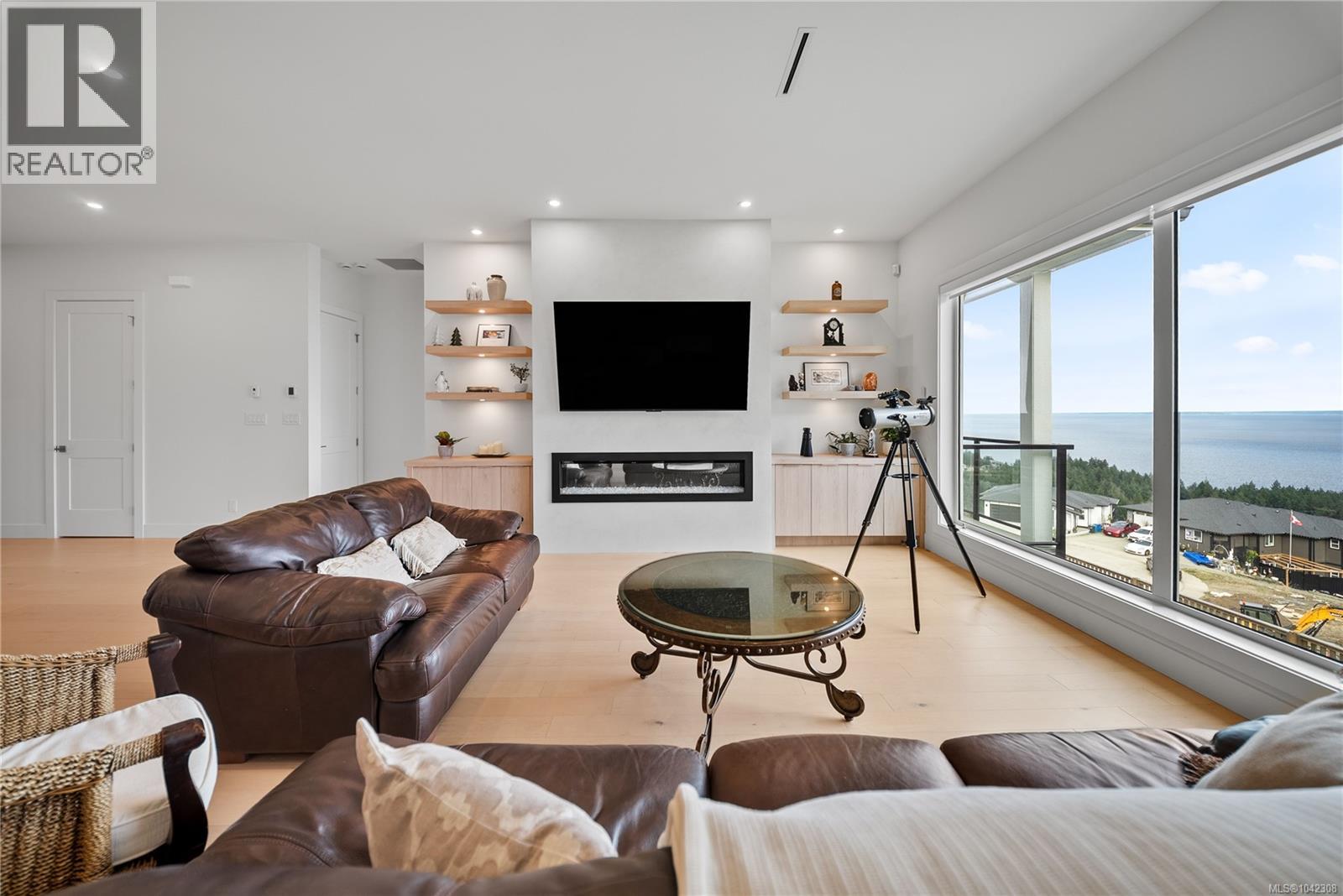 4646 Ambience Dr - 17