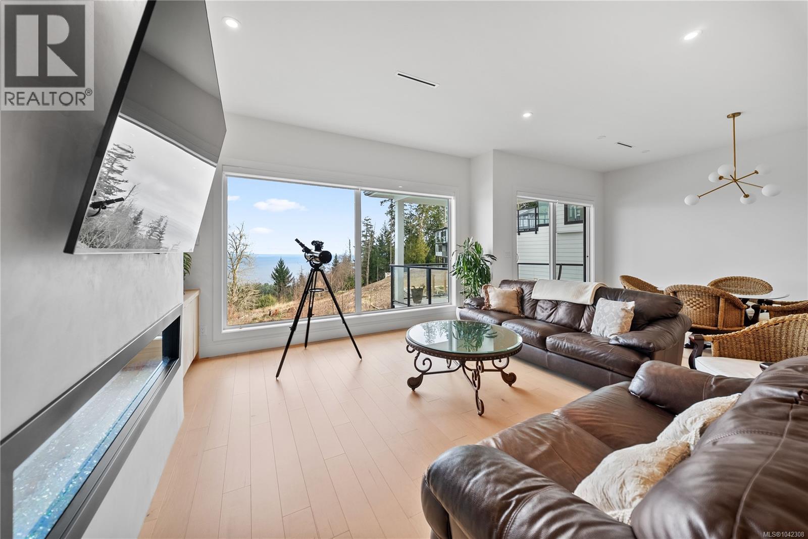 4646 Ambience Dr - 18