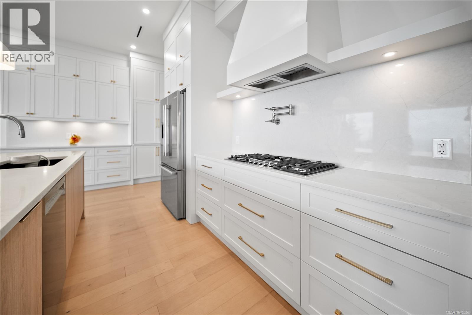 4646 Ambience Dr - 24