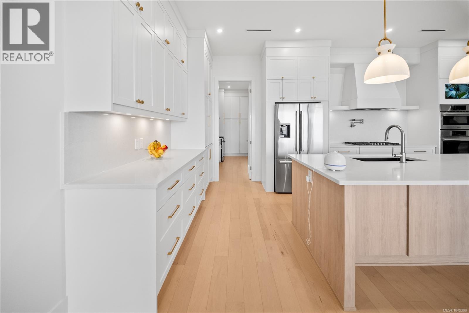 4646 Ambience Dr - 25