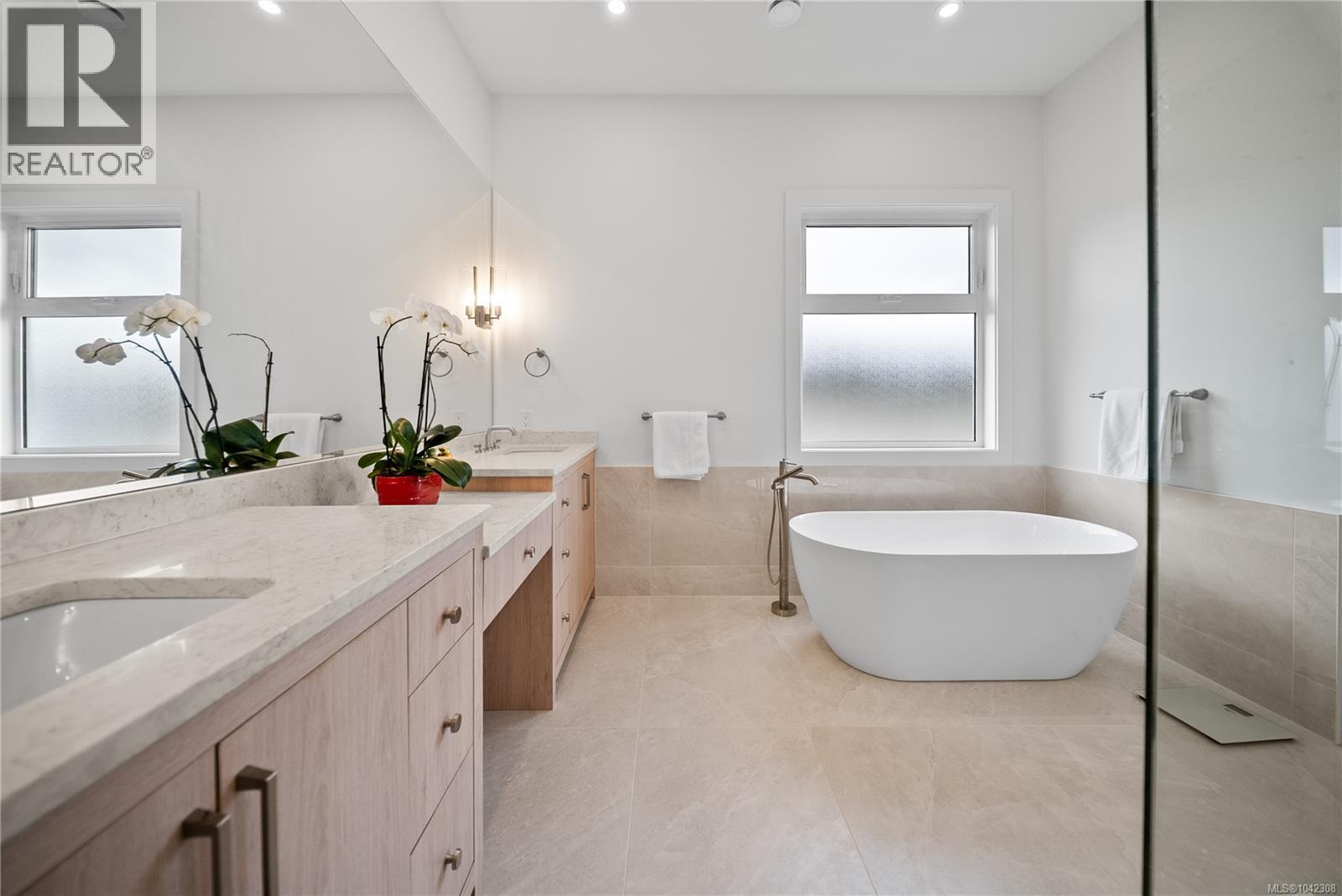 4646 Ambience Dr - 32