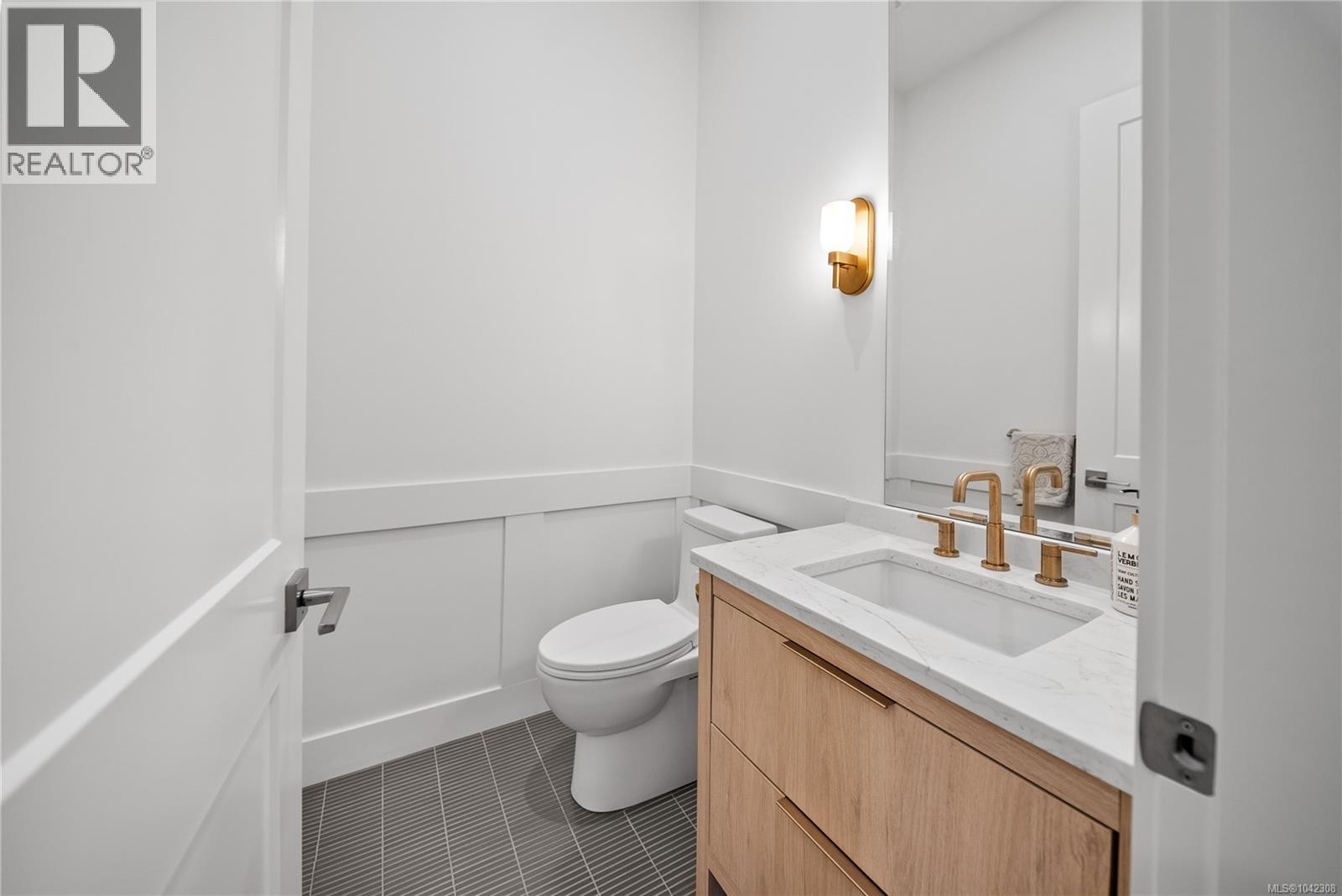 4646 Ambience Dr - 35