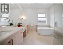 4646 Ambience Dr, Nanaimo, BC V9T0L3 Photo 32