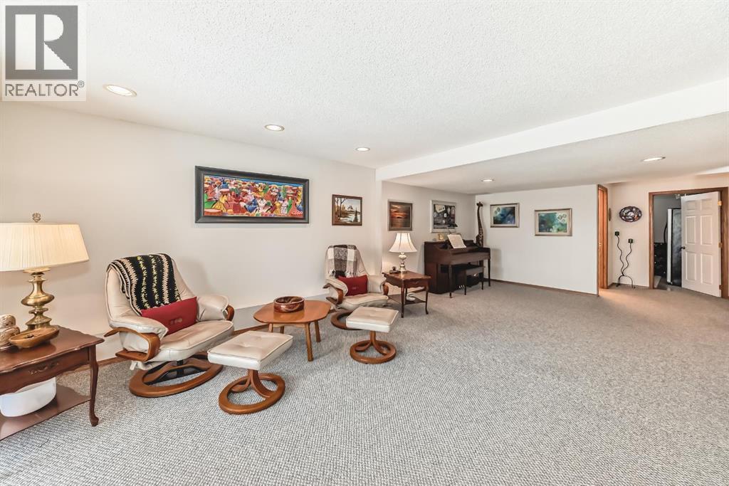 157 Hawkstone Manor NW - 35