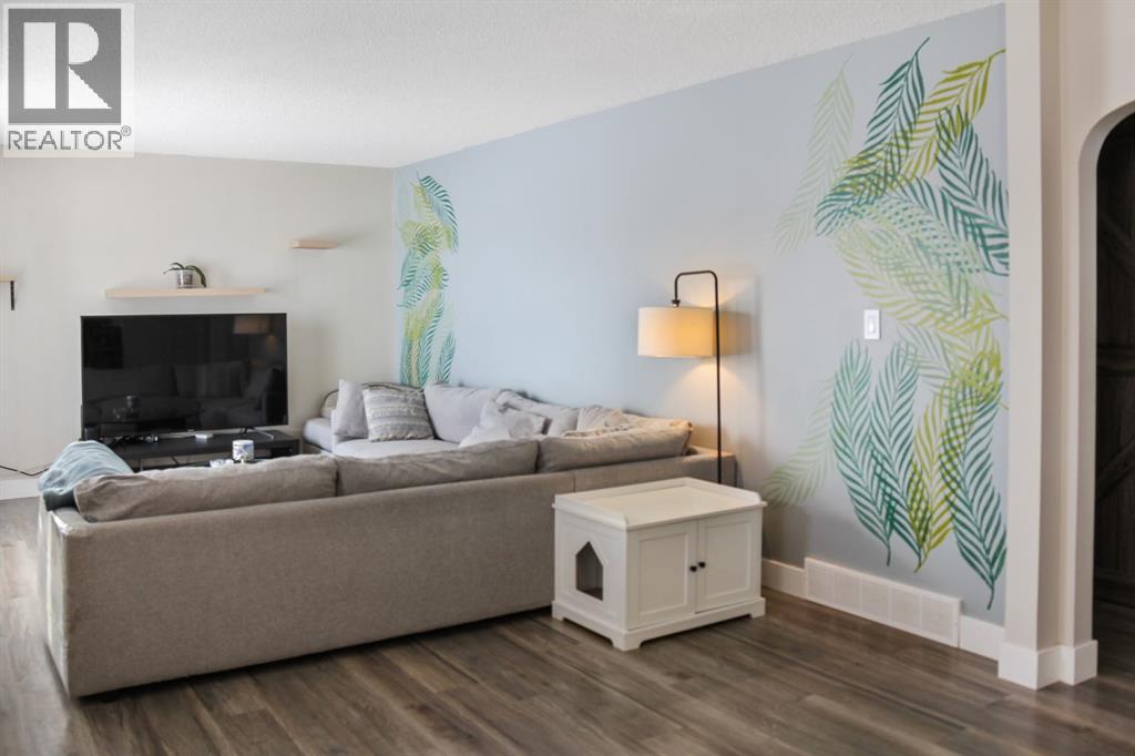 5110 51 Street - 9