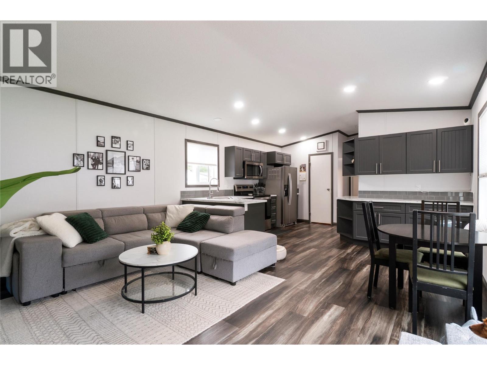 #10 1705 Hillier Road - 7