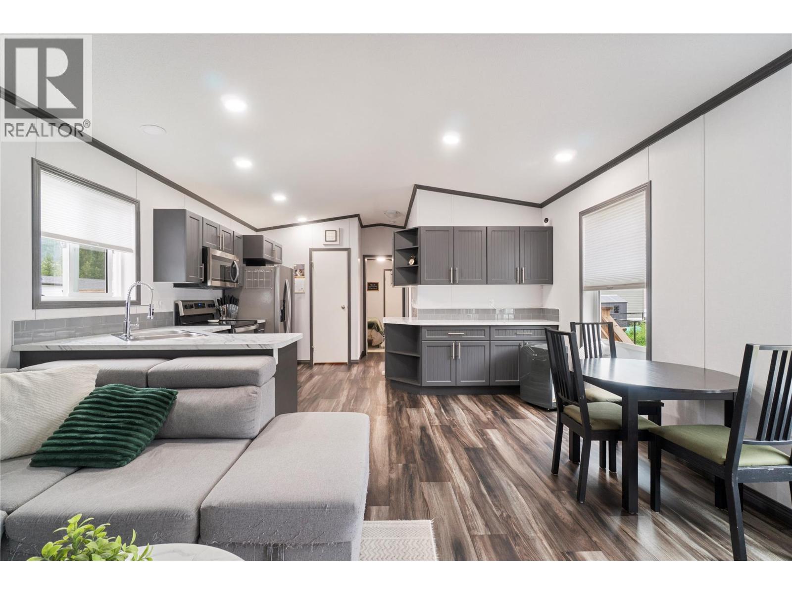 #10 1705 Hillier Road - 9