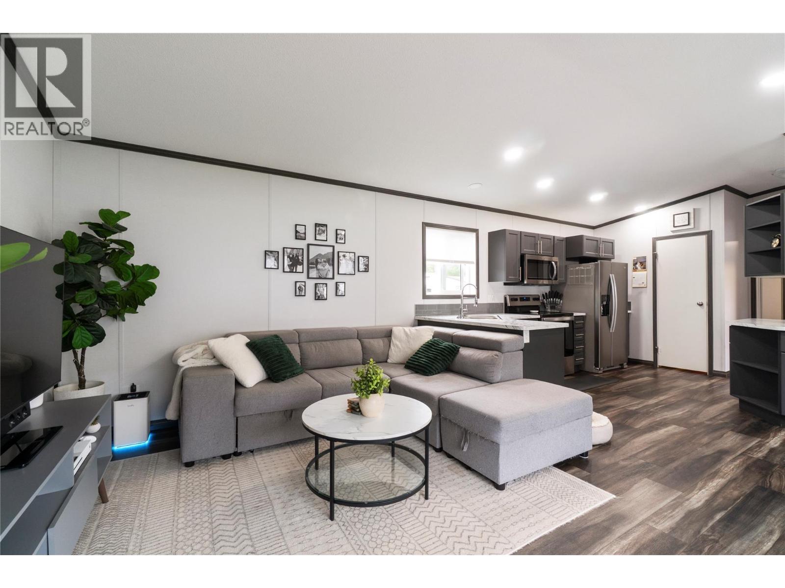 #10 1705 Hillier Road - 8