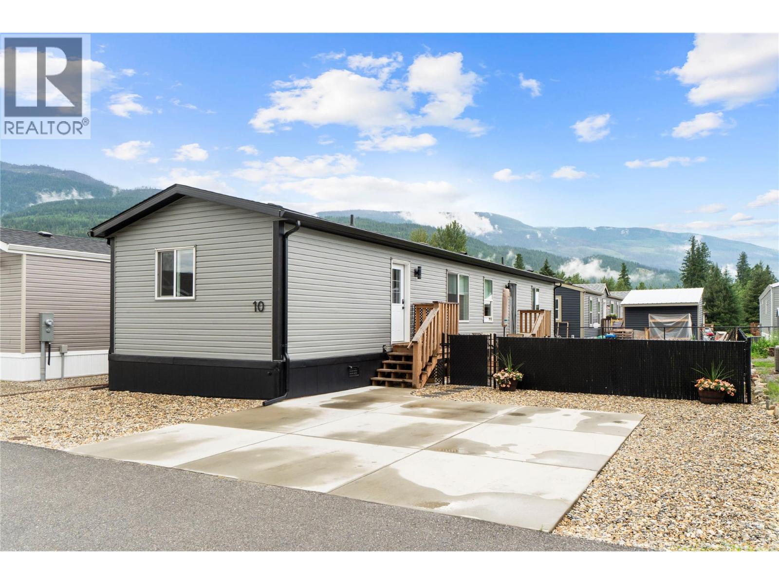 #10 1705 Hillier Road - 1