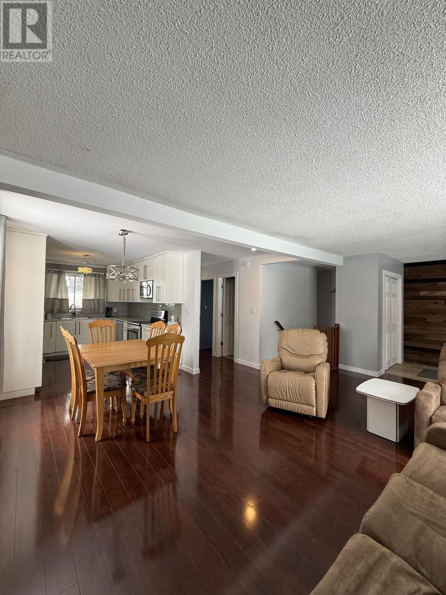 113 Cedar CRES - 13