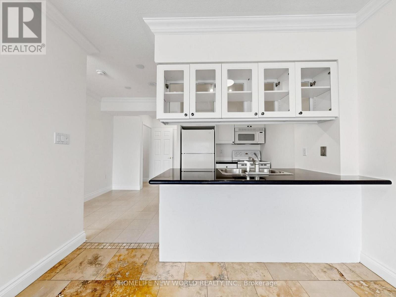 ##708 887 BAY STREET - Image 15