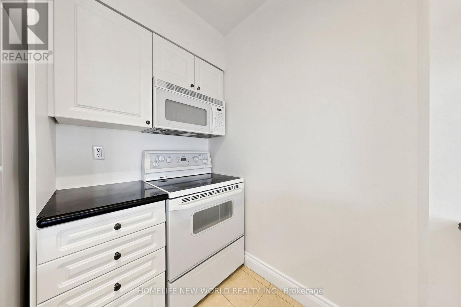 ##708 887 BAY STREET - Image 18